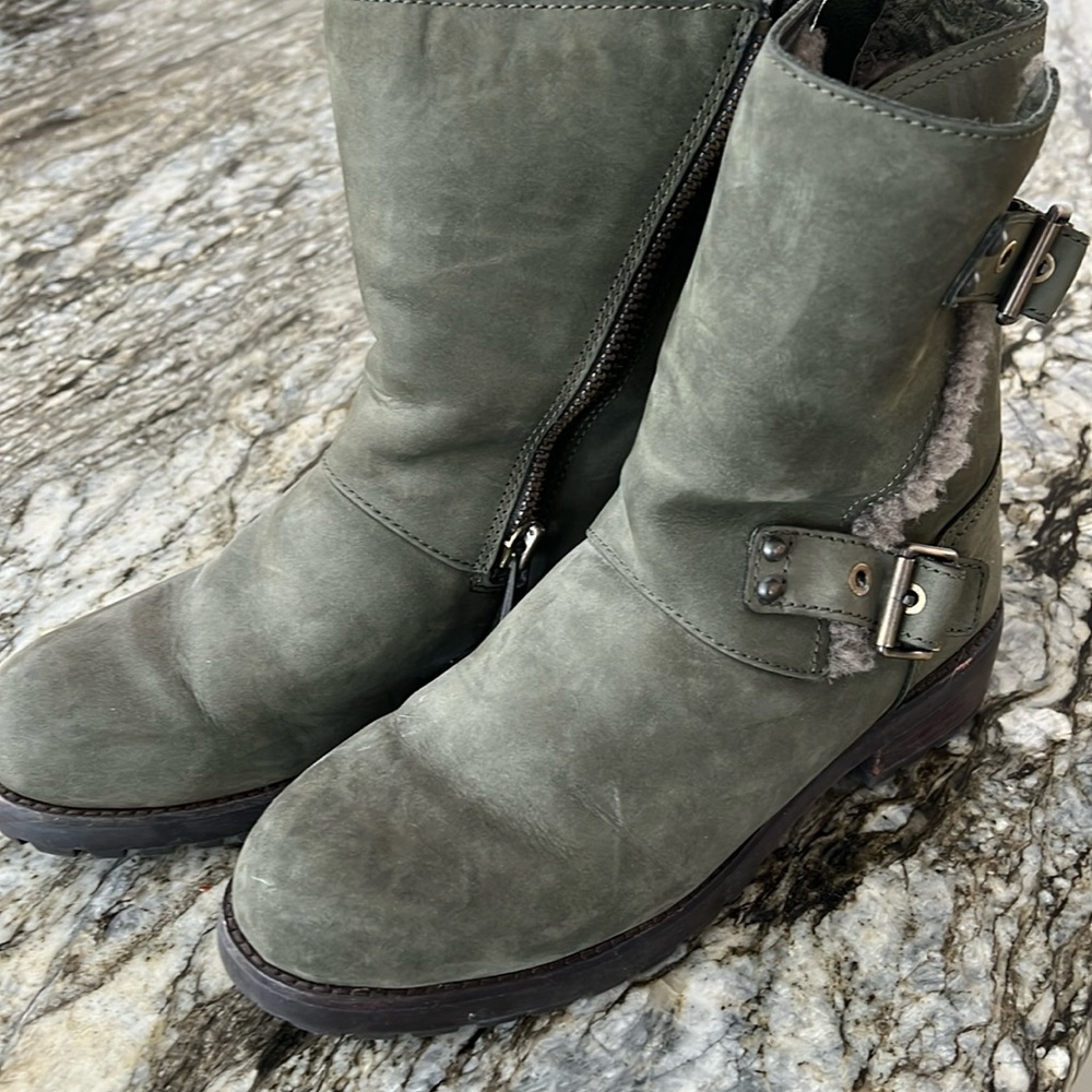 Ugg boots Size 9